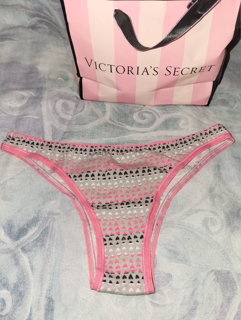 Victoria's Secret Pink & Gray Heart-Stripe Cheekini NWOT, Size S